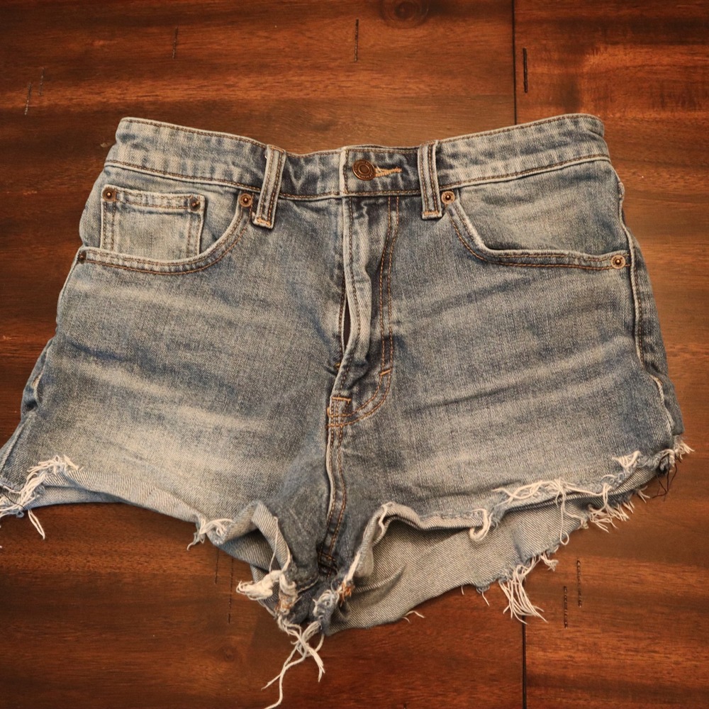 Luck Brand Light Wash Denim Short Women 4/27 High-Rise Distressed Frayed Hem
